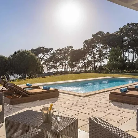 Βίλα Sleeps 8 Wifi Nadadouro