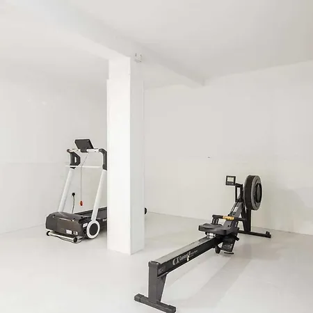 Βίλα Sleeps 8 Wifi Nadadouro